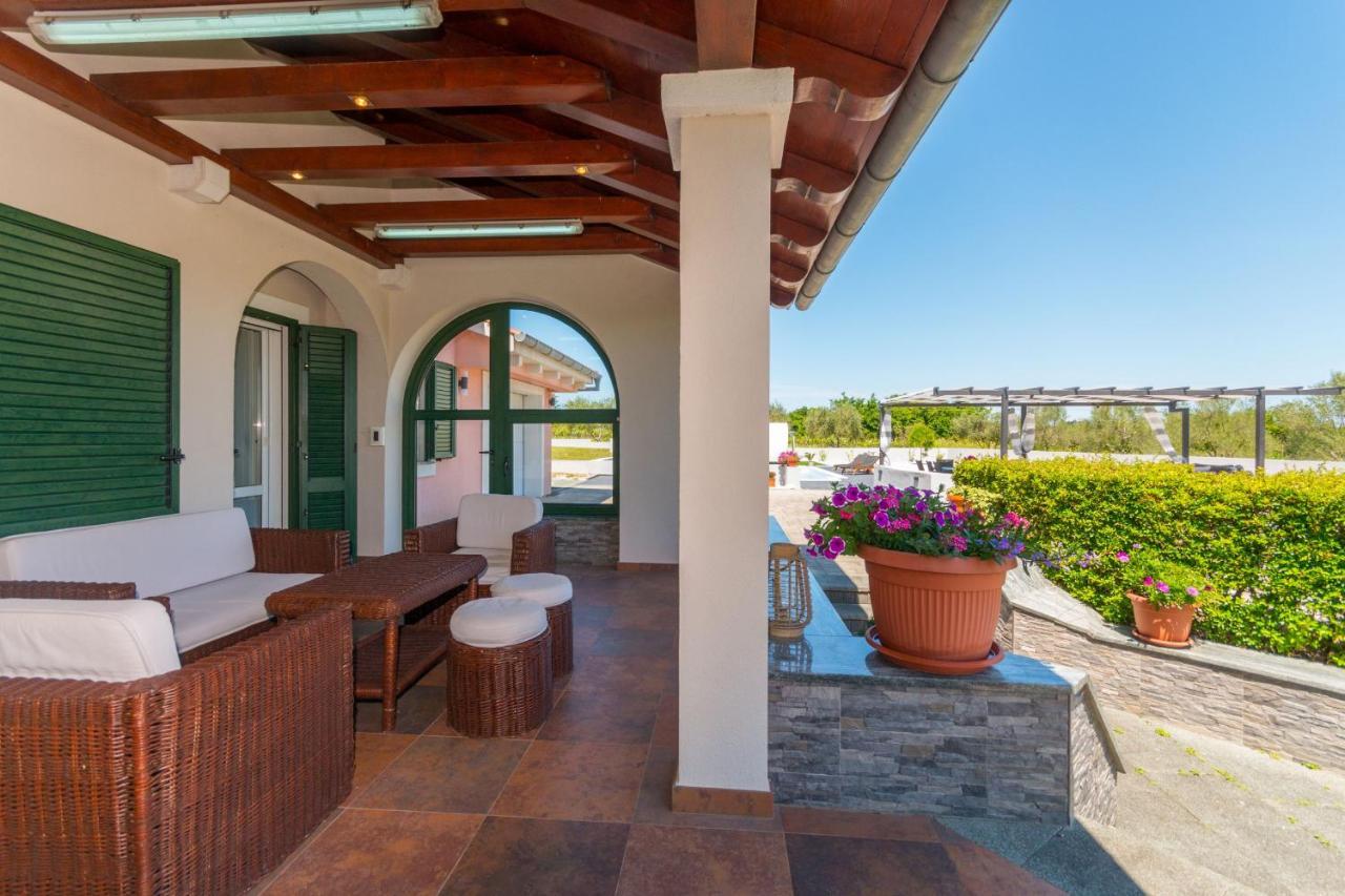 Villa Perini Dvori Donji Zemunik Екстериор снимка
