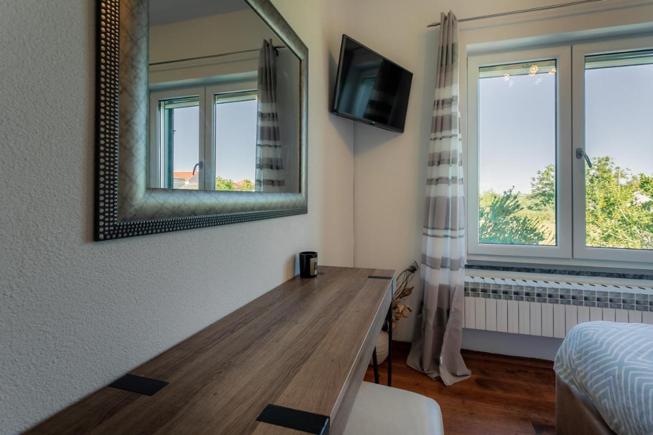 Villa Perini Dvori Donji Zemunik Екстериор снимка