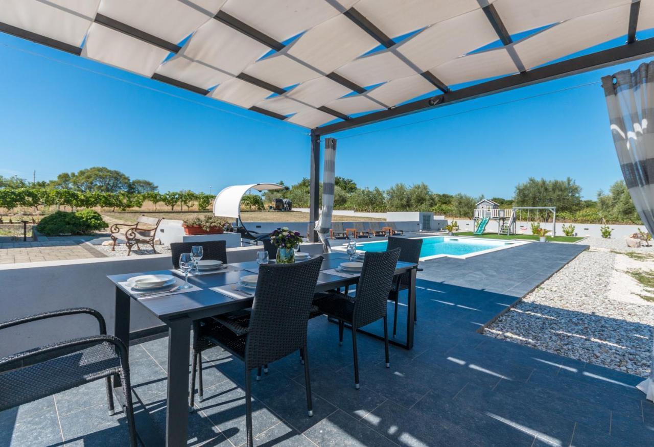 Villa Perini Dvori Donji Zemunik Екстериор снимка