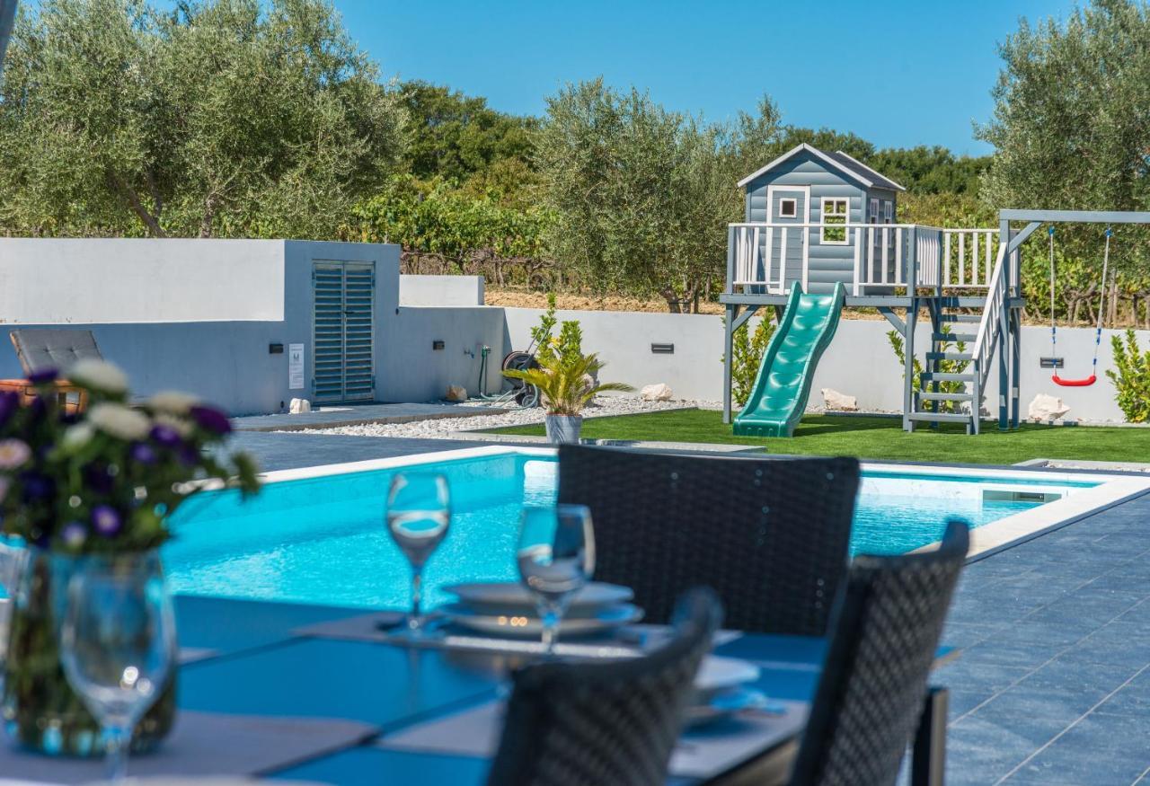 Villa Perini Dvori Donji Zemunik Екстериор снимка